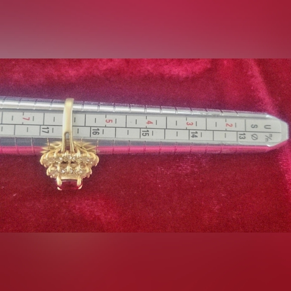 Double halo 3D red stone ring. Not tested sz6 vintage - Picture 4 of 5